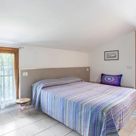 Casa Agrate Lejlighed *